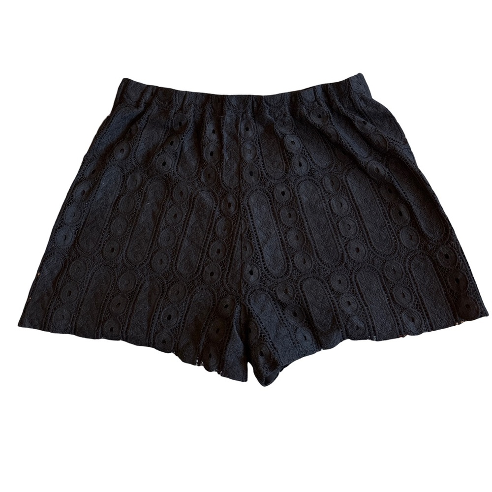 Elegant Black Lace Women Shorts Medium - Picture 2 of 2